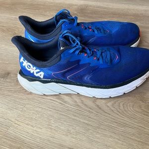 HOKA One One Arahi 5
